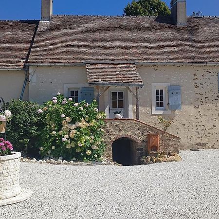 La Petite Maison Dans La Prairie Ecommoy Eksteriør bilde